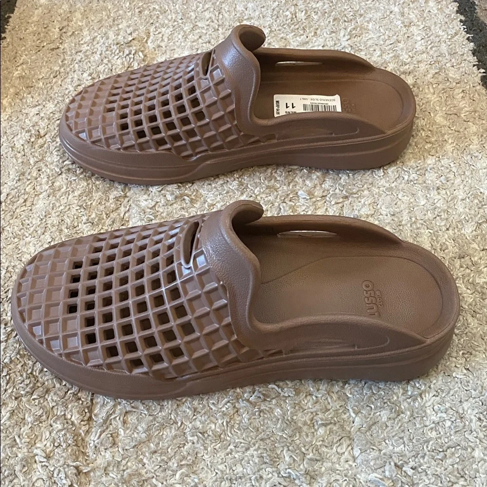 Lusso Cloud brown rubber sandals men’s size various